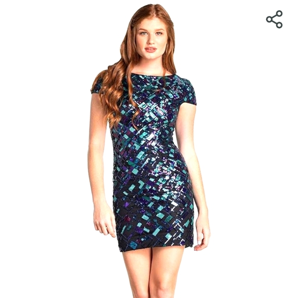 Dress - Picture 8 of 9